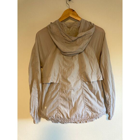 Lululemon Hood Lite Jacket in Chrome Packable Jacket Size 4 - Picture 6 of 9
